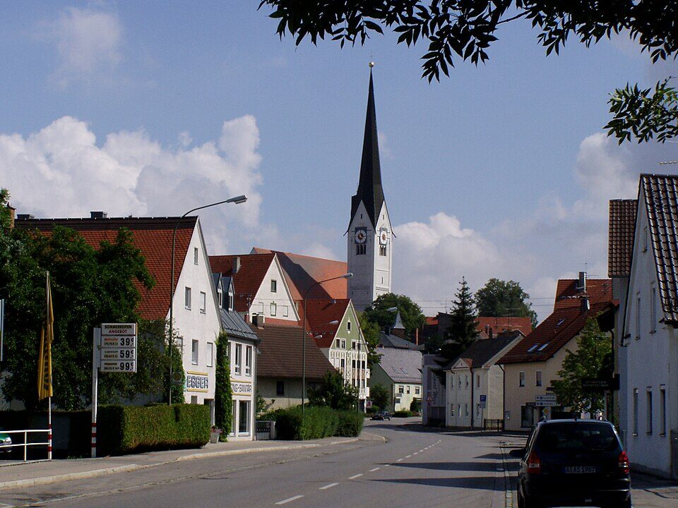MIndelheimer Str, Pfarrkirche v SW in Schwabmünchen