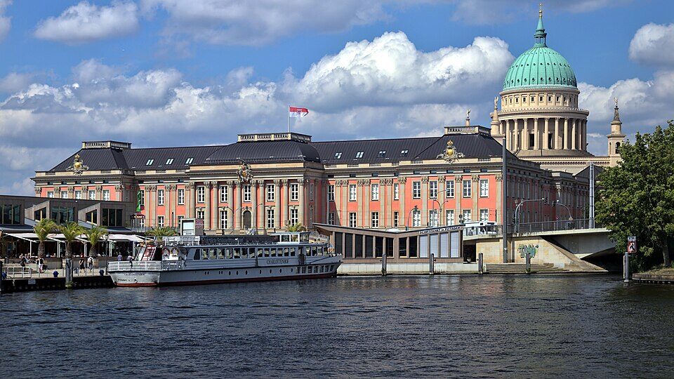 08-10 DE Potsdam, Havel, Potsdamer Stadtschloss, Charlottenhof ( )