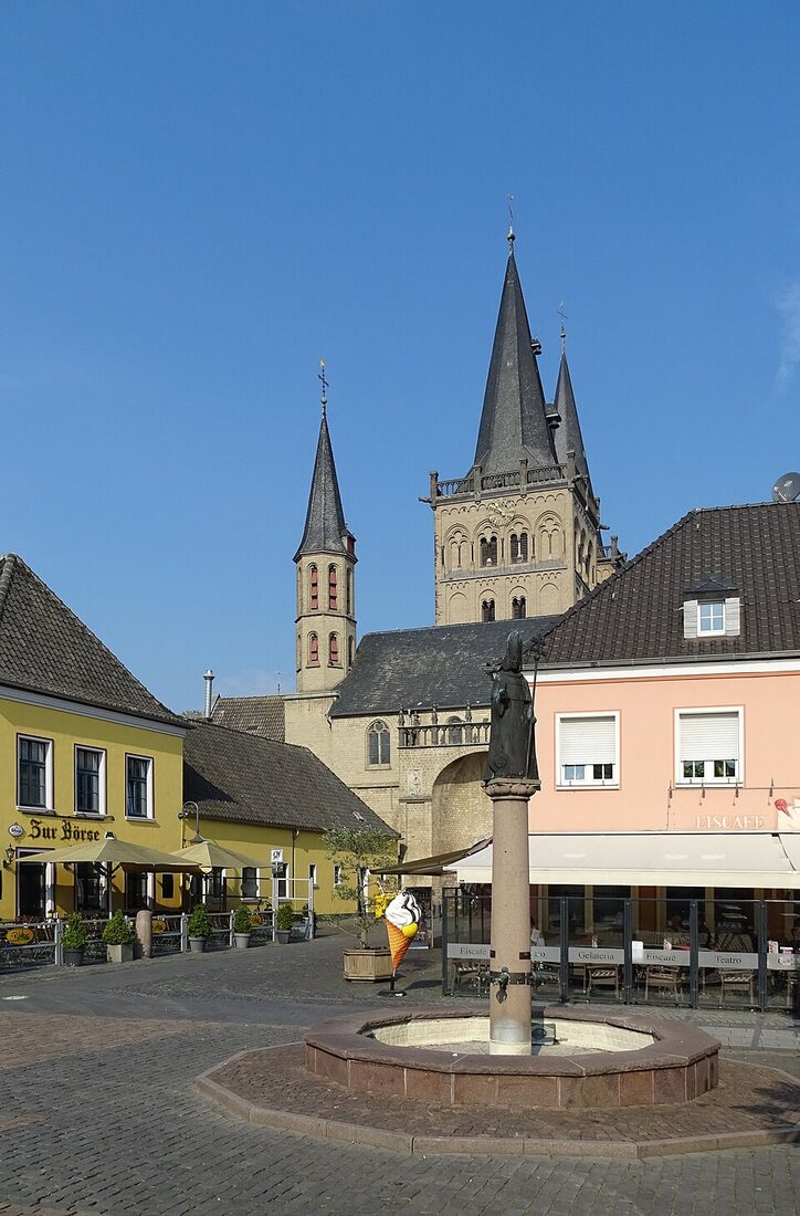Xanten markt Norbertbrunnen