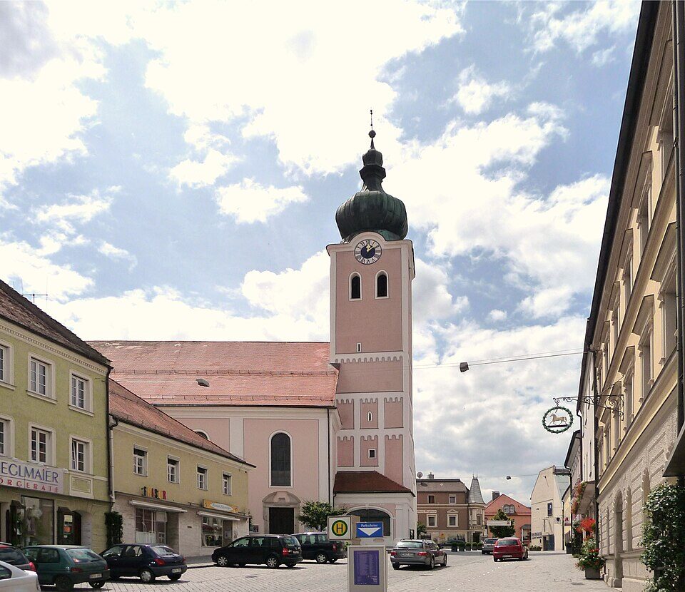 Stadtpfarrkirche Landau-2 in Landau an der Isar