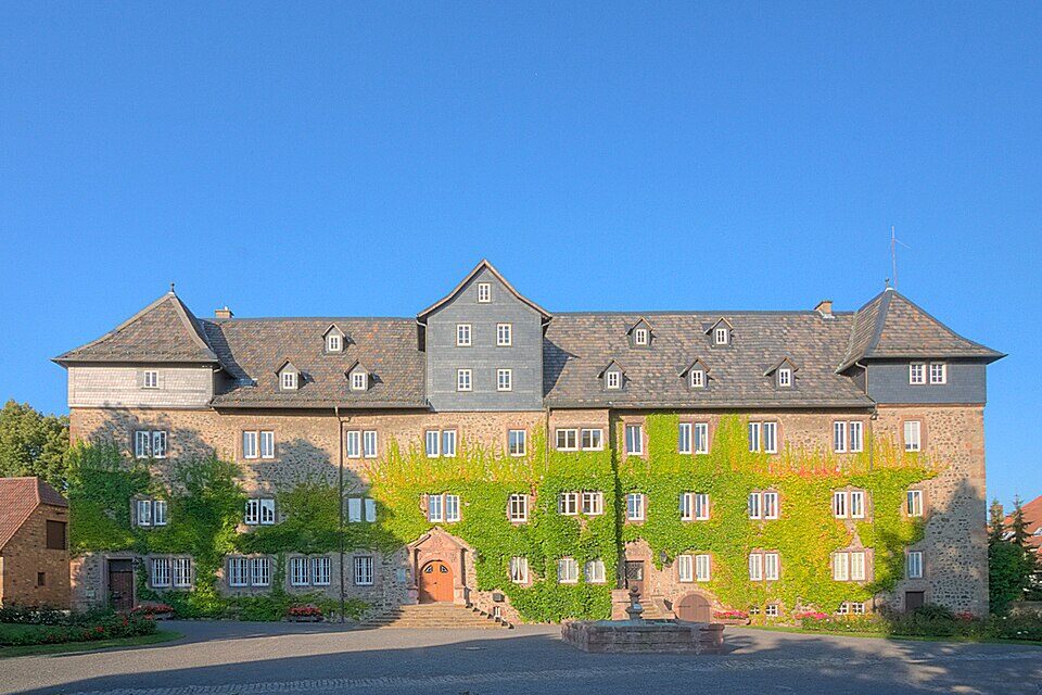 Schloss 1050 49 in Lauterbach