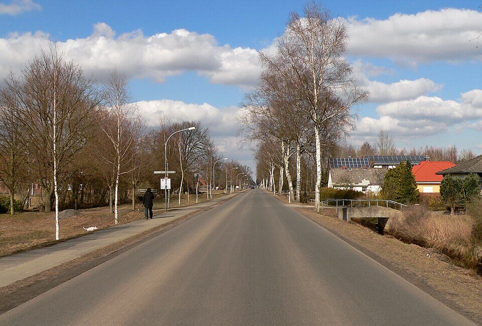 Neudorf Platendorf Dorfstrasse in Sassenburg