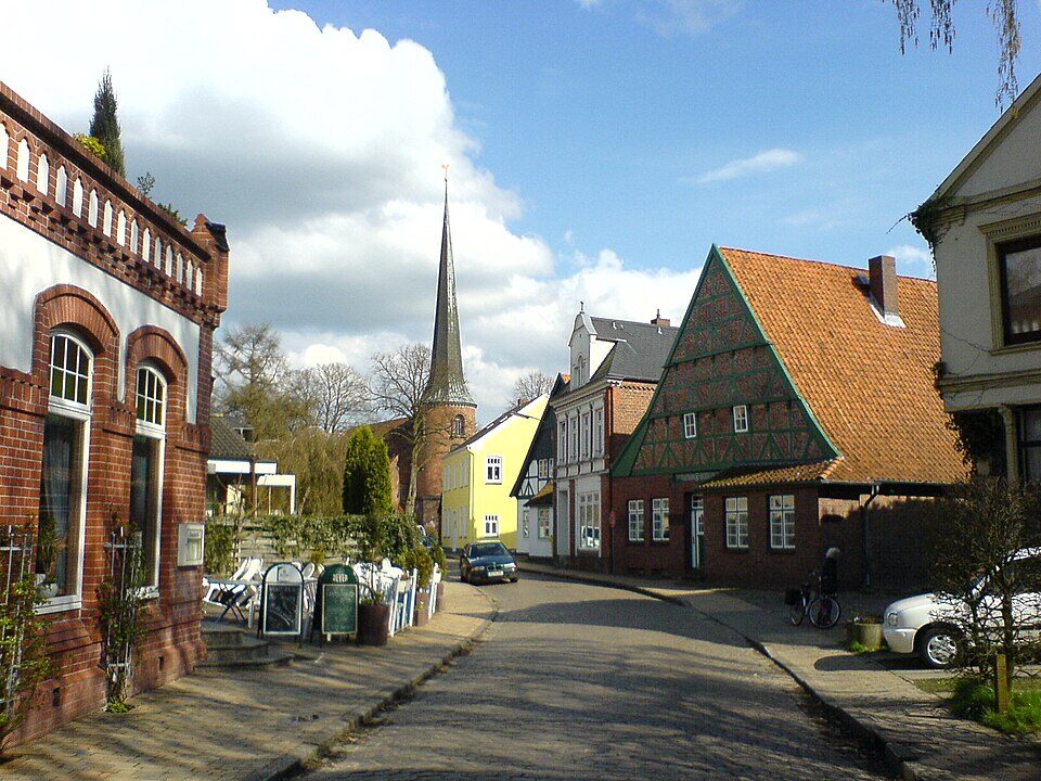 Blick zur Kirche in Barmstedt
