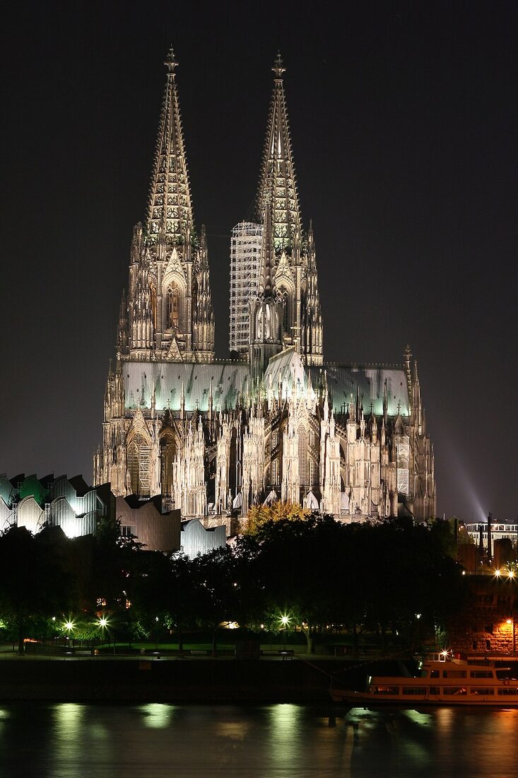 Kölner Dom nachts in Altenkirchen