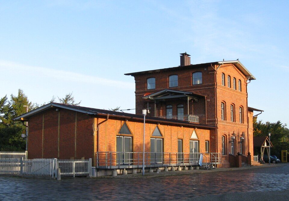 Tarp Bahnhof -10-09