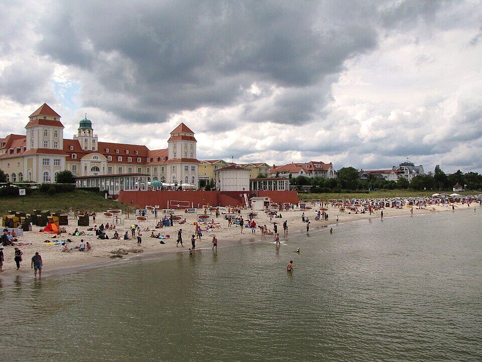 Binz strand mit kurhaus ds wv in Ostseebad Binz