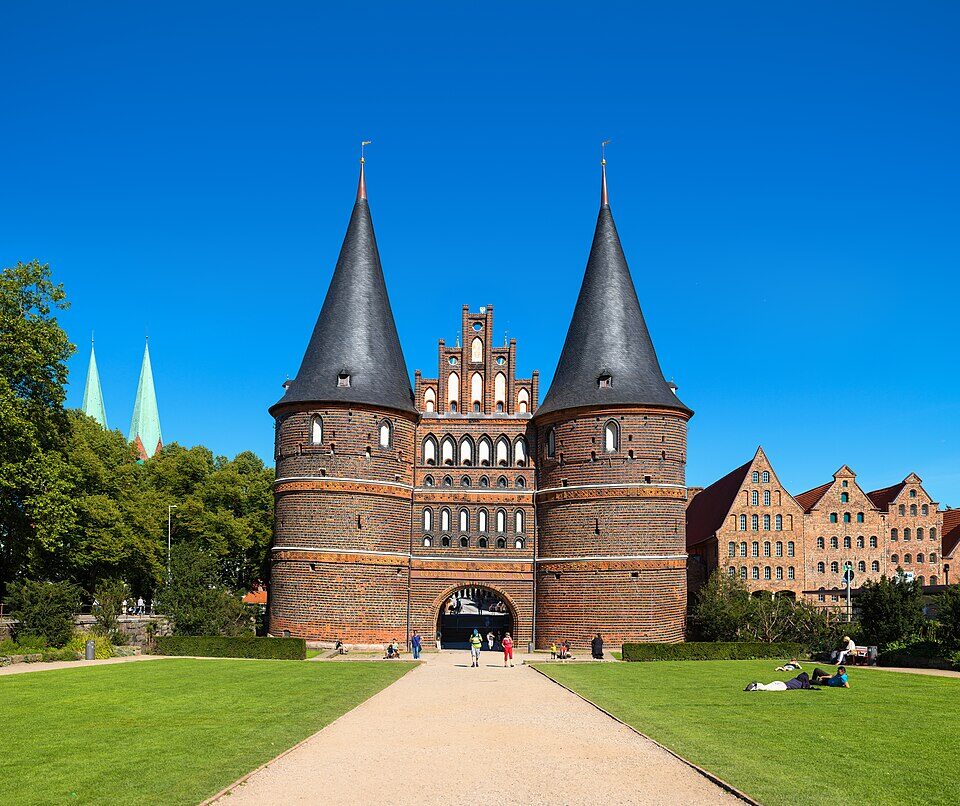 Holstentor in Lübeck Frontseite in Lauter