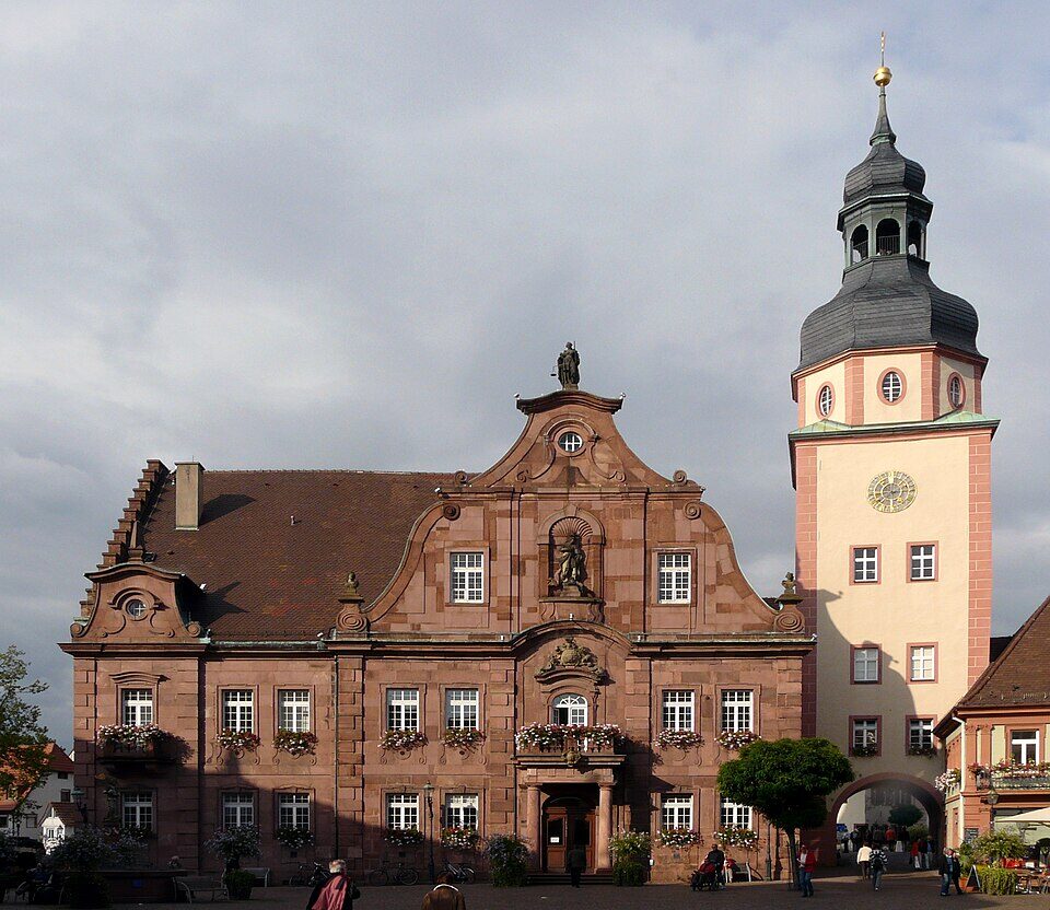 Rathaus mit Turm Ettlingen